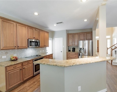 2413 Aberdeen Avenue - Photo Thumbnail 18