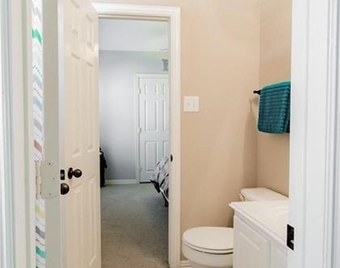 2413 Aberdeen Avenue - Photo Thumbnail 22