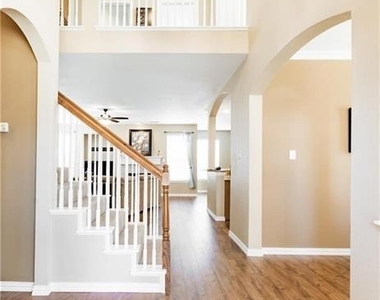 2413 Aberdeen Avenue - Photo Thumbnail 7