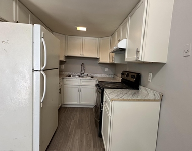 105 Ne 6th Avenue - Photo Thumbnail 4