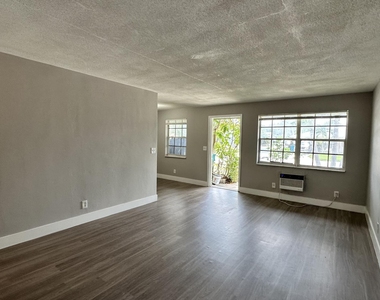 105 Ne 6th Avenue - Photo Thumbnail 3