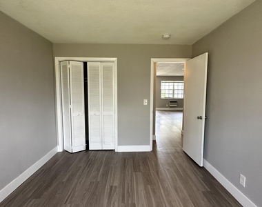 105 Ne 6th Avenue - Photo Thumbnail 10