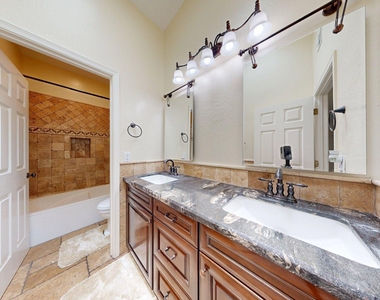14818 N 18th Place - Photo Thumbnail 42