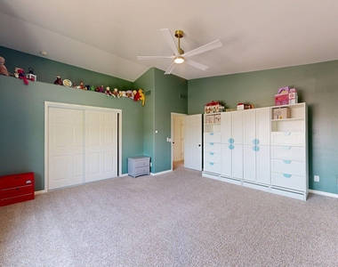14818 N 18th Place - Photo Thumbnail 38
