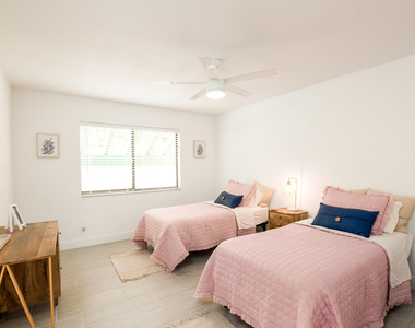 3 Lexington Lane E - Photo Thumbnail 10