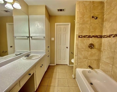 801 Irwin Drive - Photo Thumbnail 3