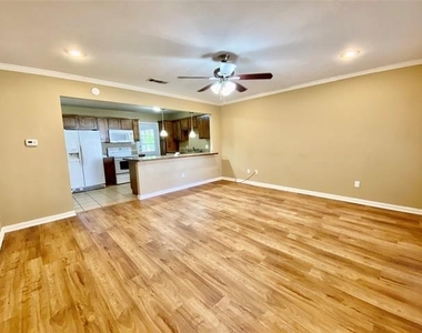 801 Irwin Drive - Photo Thumbnail 7