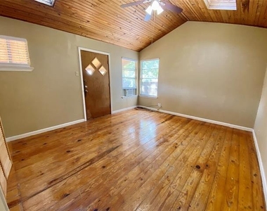 801 Irwin Drive - Photo Thumbnail 8
