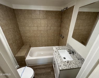 1109 N 11th Street - Photo Thumbnail 3