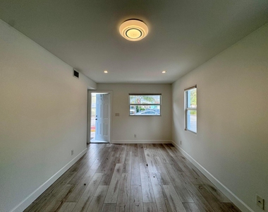 102 S K Street - Photo Thumbnail 17