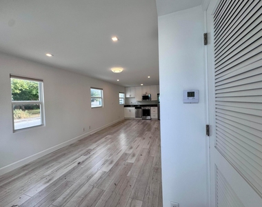 102 S K Street - Photo Thumbnail 11
