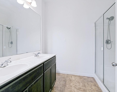 1440 Gallina Trail - Photo Thumbnail 7