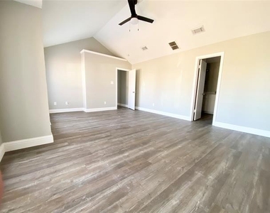 3714 Catalina Street - Photo Thumbnail 6