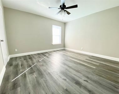3714 Catalina Street - Photo Thumbnail 2