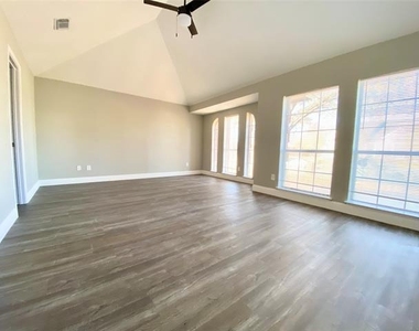 3714 Catalina Street - Photo Thumbnail 5