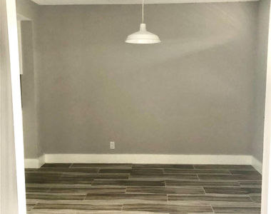 500 Ne 2nd Street - Photo Thumbnail 9