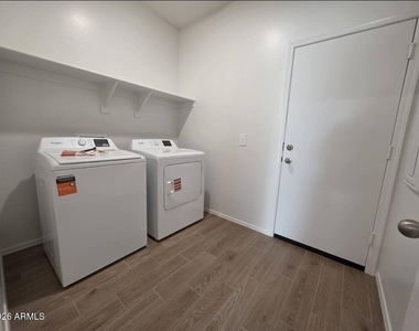 18399 W Buckskin Trail - Photo Thumbnail 37