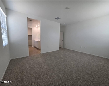 18399 W Buckskin Trail - Photo Thumbnail 32