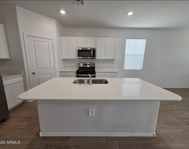 18399 W Buckskin Trail - Photo Thumbnail 18