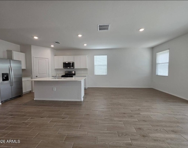 18399 W Buckskin Trail - Photo Thumbnail 21