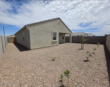 18399 W Buckskin Trail - Photo Thumbnail 48