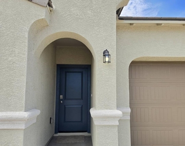 18399 W Buckskin Trail - Photo Thumbnail 1