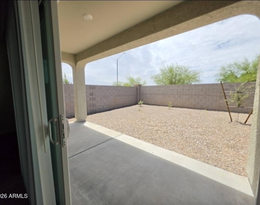 18399 W Buckskin Trail - Photo Thumbnail 45