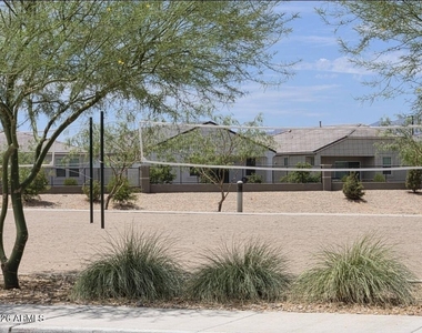 18399 W Buckskin Trail - Photo Thumbnail 52