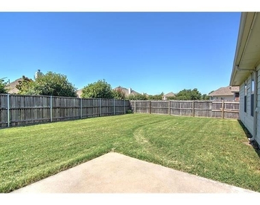 8405 Shasta Drive - Photo Thumbnail 25