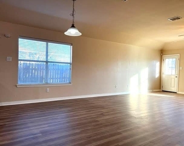 8405 Shasta Drive - Photo Thumbnail 16