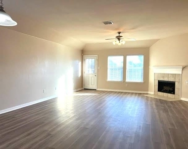 8405 Shasta Drive - Photo Thumbnail 15