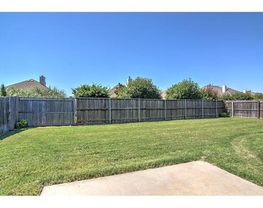 8405 Shasta Drive - Photo Thumbnail 24