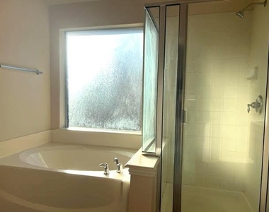 8405 Shasta Drive - Photo Thumbnail 23