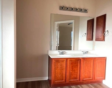 8405 Shasta Drive - Photo Thumbnail 22