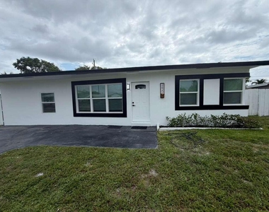 2620 Ne 7th Terrace - Photo Thumbnail 1