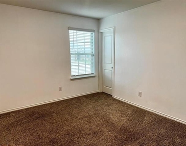 4325 Pyramid Drive - Photo Thumbnail 18