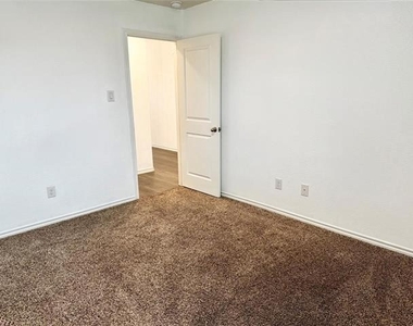 4325 Pyramid Drive - Photo Thumbnail 19