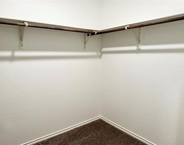 4325 Pyramid Drive - Photo Thumbnail 16
