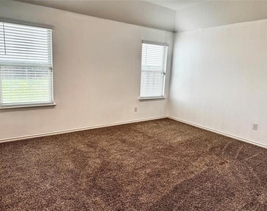 4325 Pyramid Drive - Photo Thumbnail 11