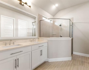 2560 Horsetail Road - Photo Thumbnail 23