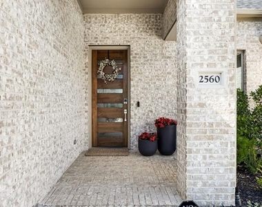 2560 Horsetail Road - Photo Thumbnail 2