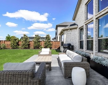 2560 Horsetail Road - Photo Thumbnail 31