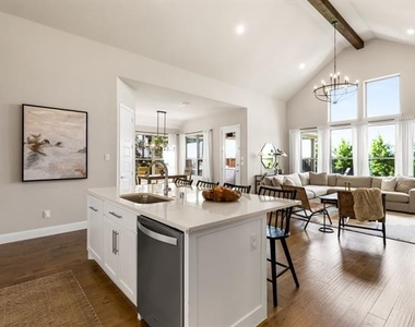 2560 Horsetail Road - Photo Thumbnail 10