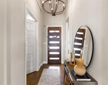 2560 Horsetail Road - Photo Thumbnail 3