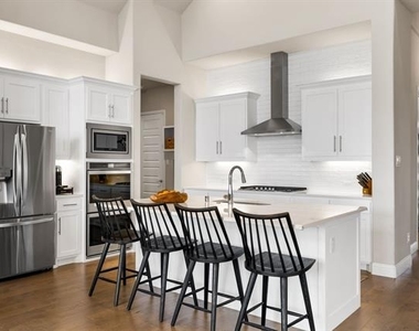 2560 Horsetail Road - Photo Thumbnail 13
