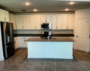 467 Sw Jeanne Avenue - Photo Thumbnail 9