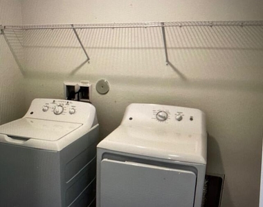 467 Sw Jeanne Avenue - Photo Thumbnail 5