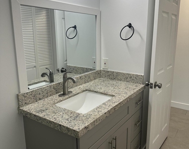 4786 Cambridge Street - Photo Thumbnail 9