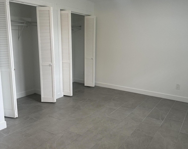 4786 Cambridge Street - Photo Thumbnail 12