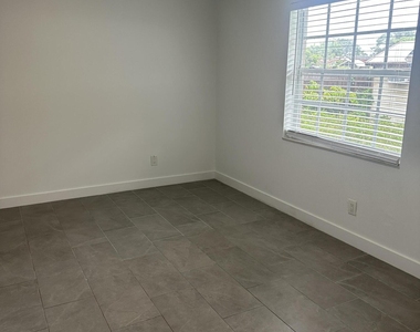 4786 Cambridge Street - Photo Thumbnail 11